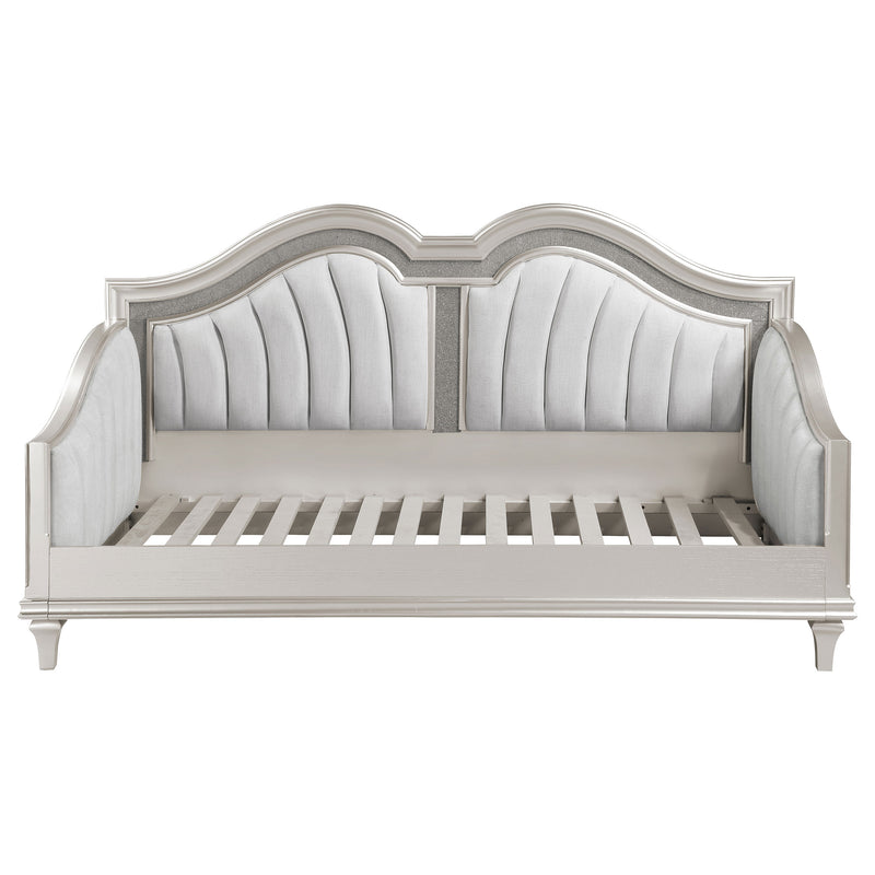 Evangeline Daybed