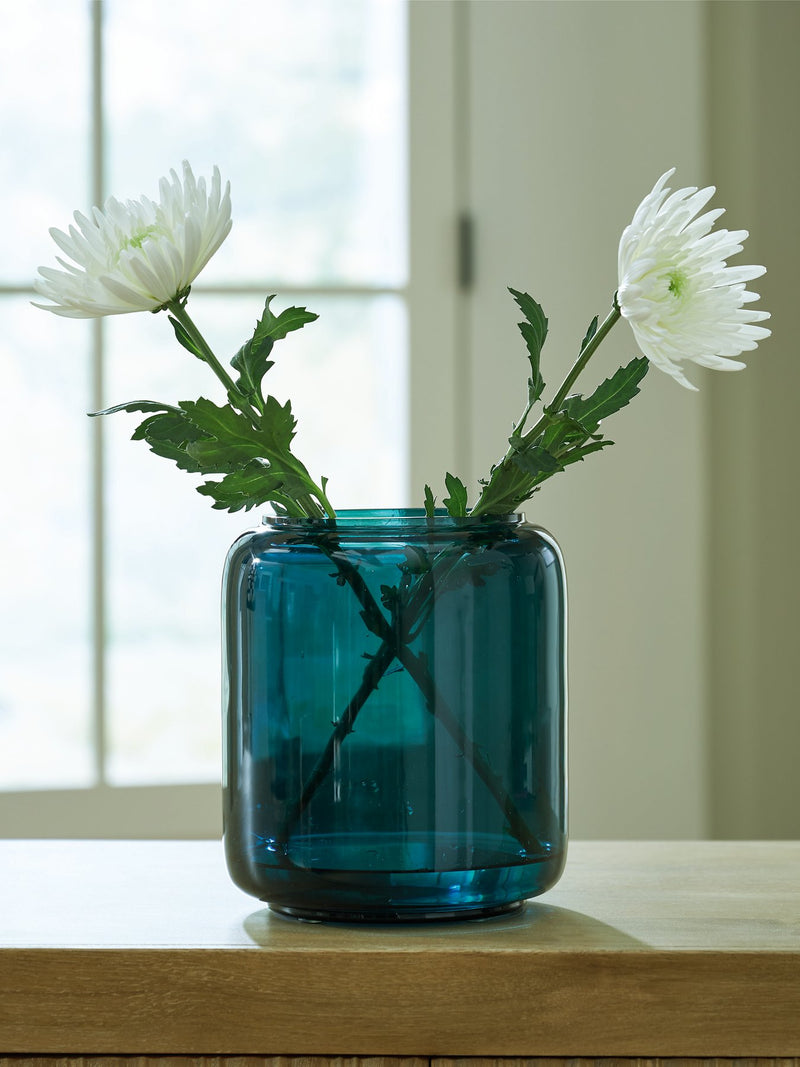 Inisland Vase - Town Of Bargains Furniture - NY