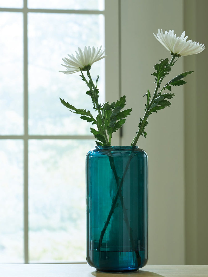 Inisland Vase - Town Of Bargains Furniture - NY