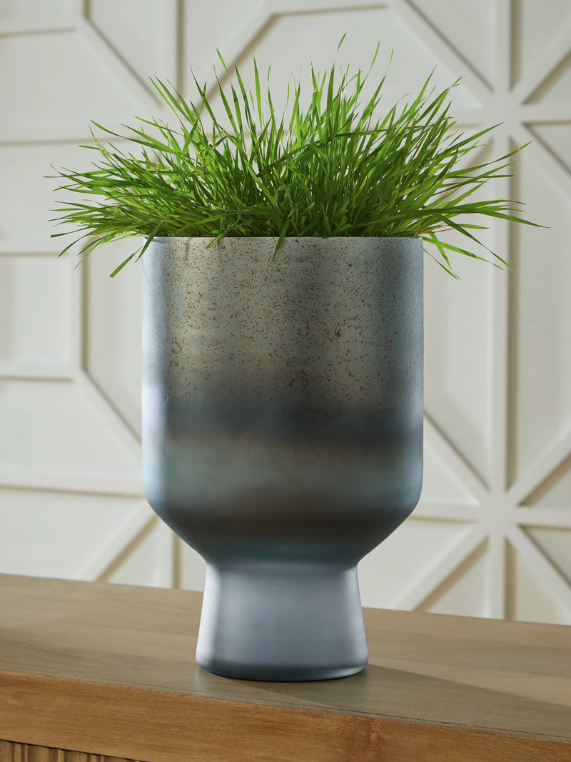 Pennmore Vase - Town Of Bargains Furniture - NY