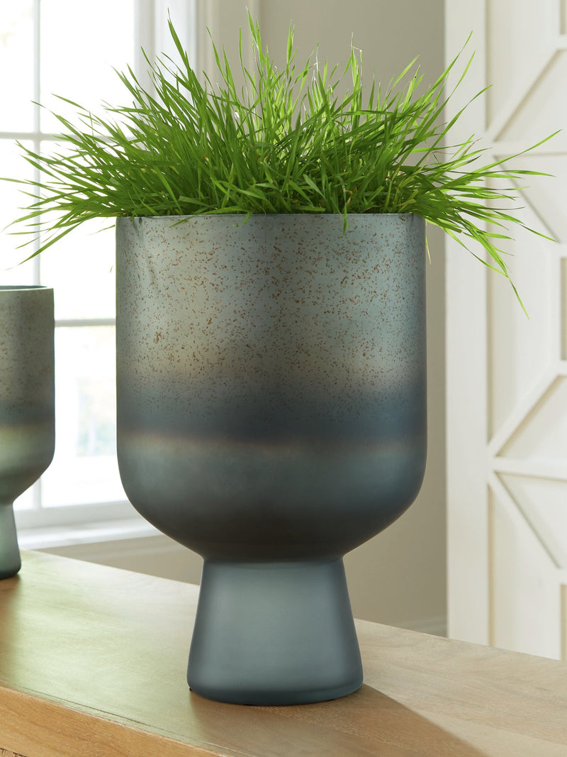 Pennmore Vase - Town Of Bargains Furniture - NY