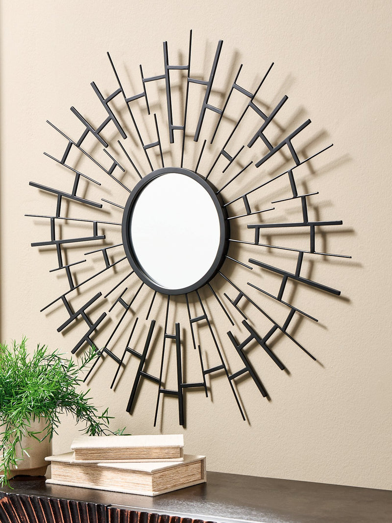 Garrenworth Accent Mirror - Town Of Bargains Furniture - NY