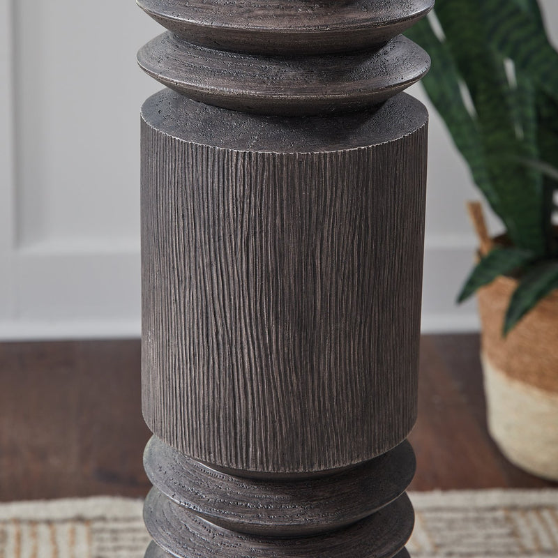 Fainwell Floor Lamp - Town Of Bargains Furniture - NY